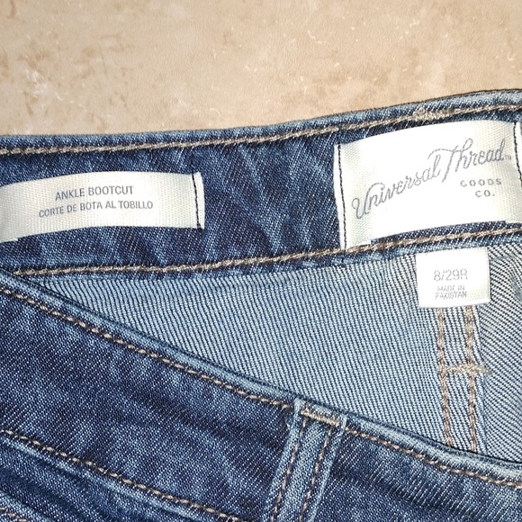 Universal Thread jeans... - Picture 3 of 3